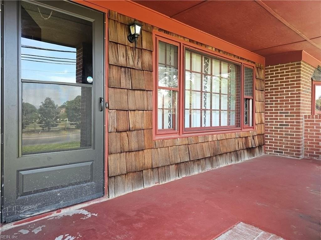 1507 Hodges Ferry Rd - Photo 3 of 37