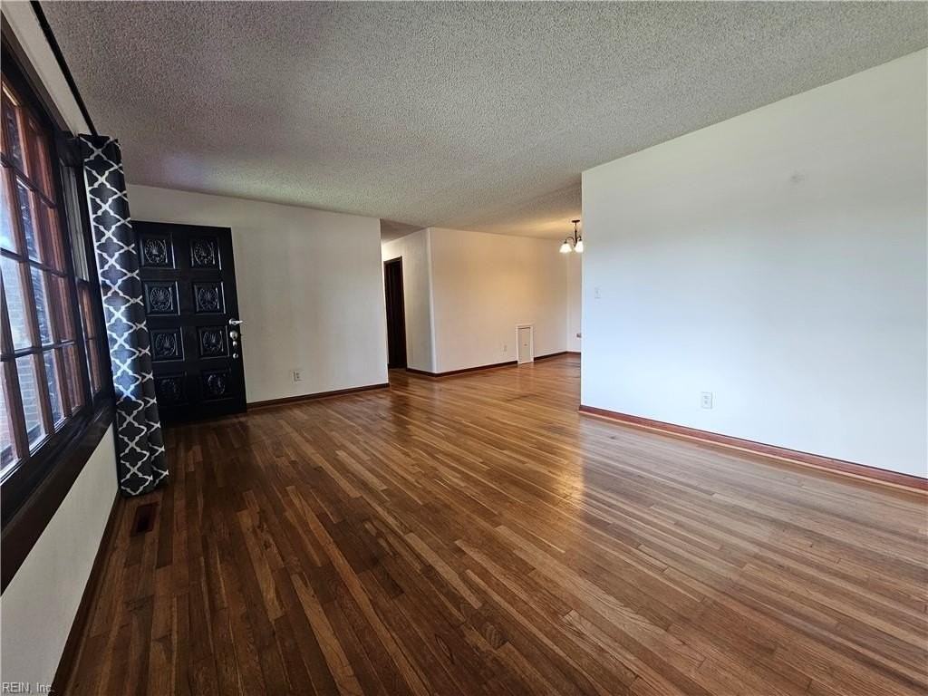 1507 Hodges Ferry Rd - Photo 5 of 37