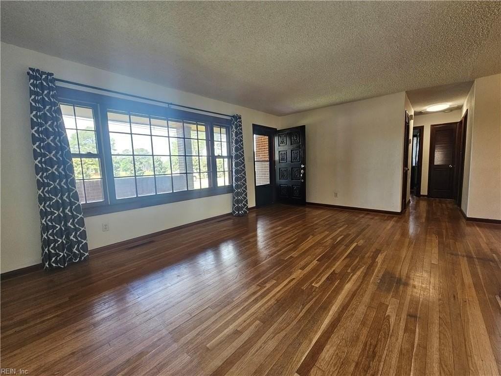 1507 Hodges Ferry Rd - Photo 6 of 37