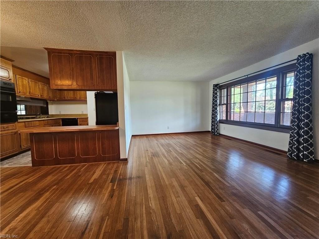 1507 Hodges Ferry Rd - Photo 7 of 37