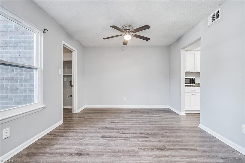 5613 Darby Close - Photo 4 of 19