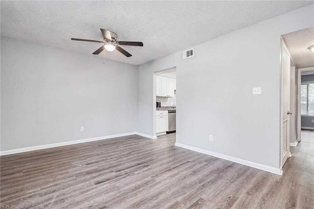 5613 Darby Close - Photo 5 of 19