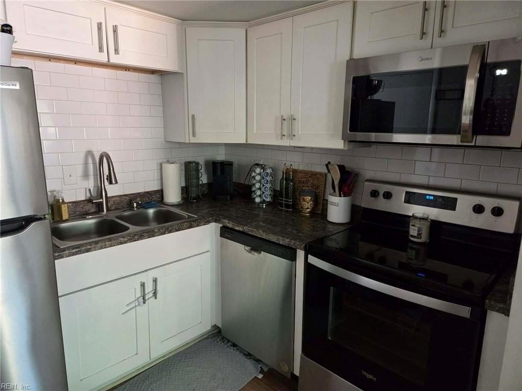 4642 Greenwood Dr - Photo 5 of 13