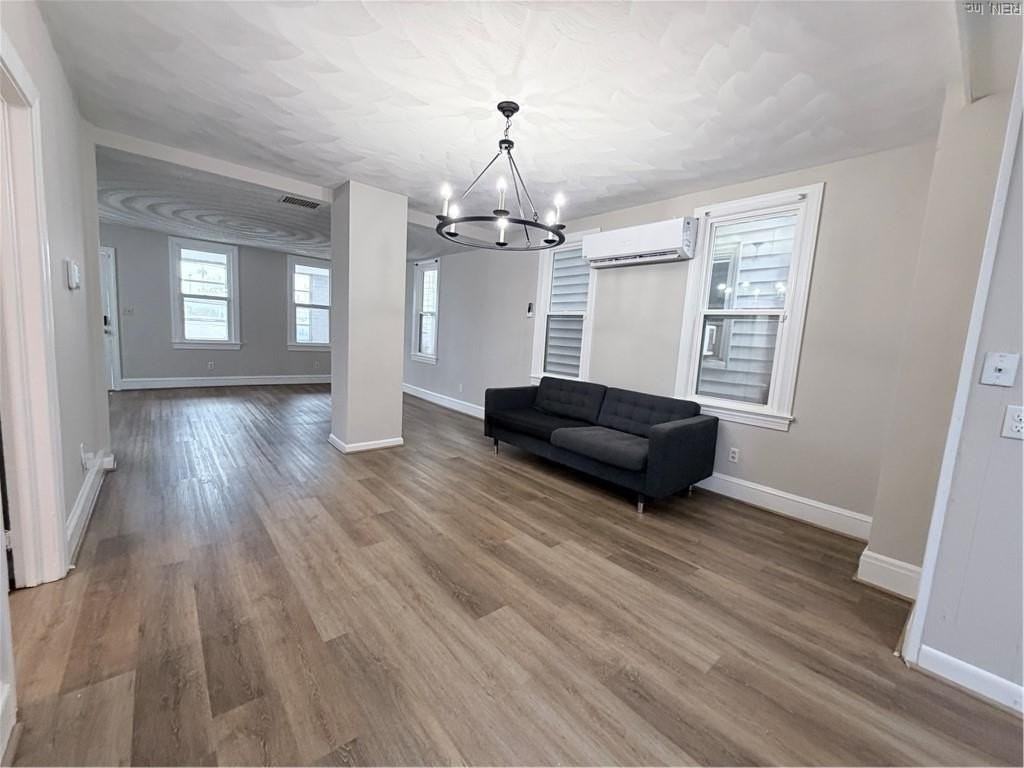 714 B St - Photo 3 of 6