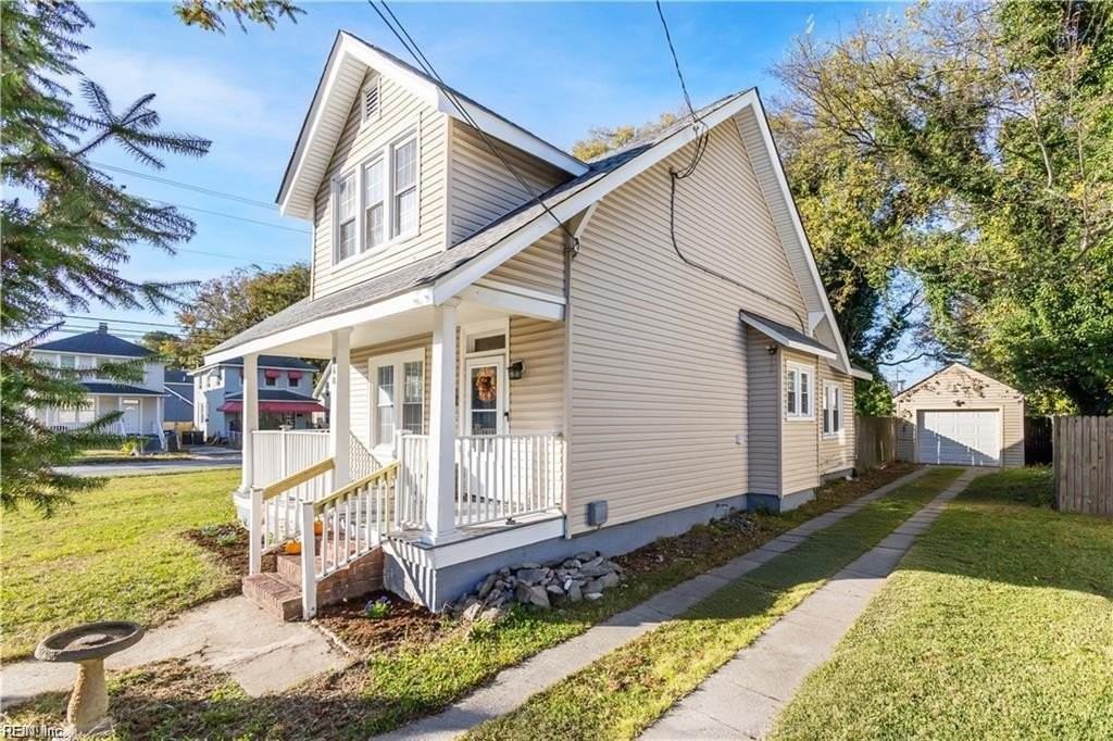 868 W 36th St - Photo 3 of 33