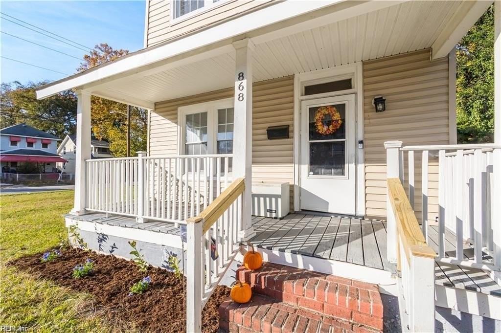 868 W 36th St - Photo 4 of 33