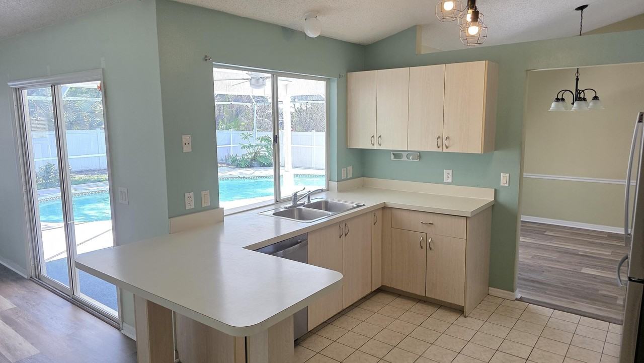 2820 Se Pace Dr - Photo 2 of 23