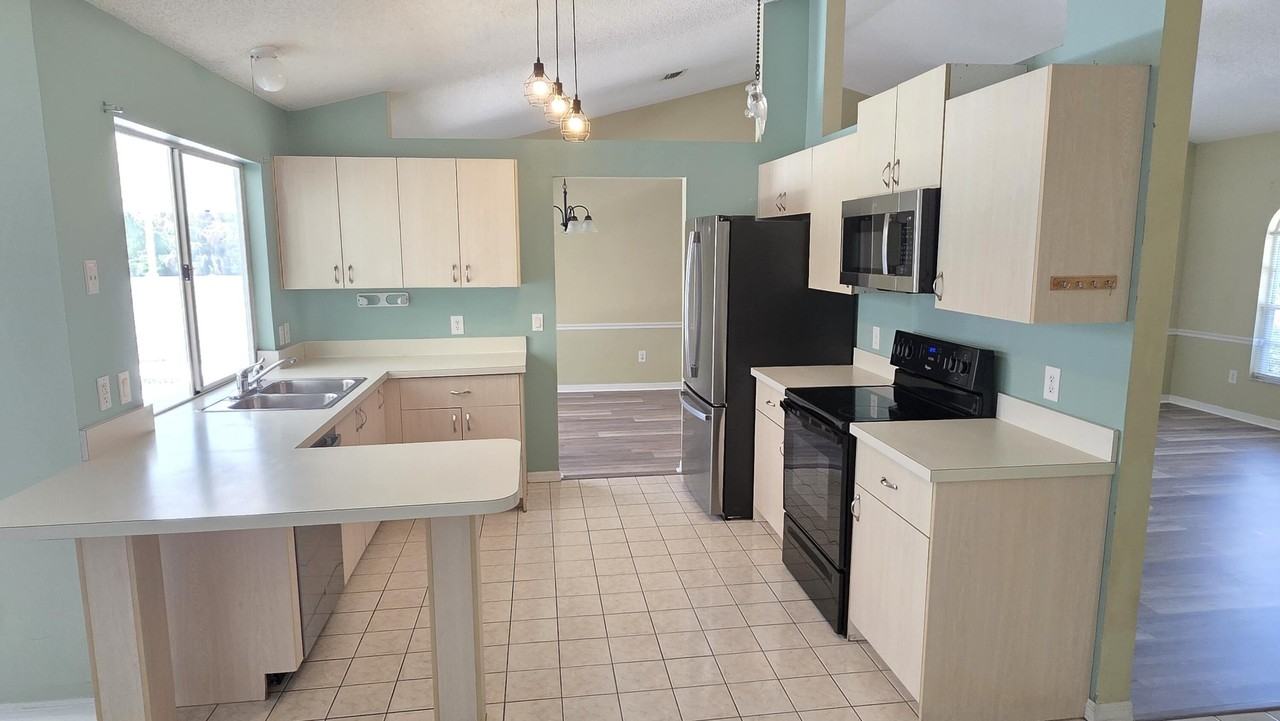 2820 Se Pace Dr - Photo 4 of 23