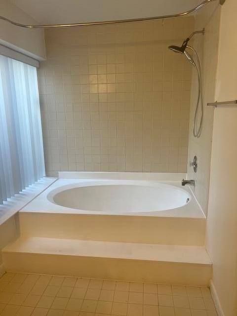 639 Executive Center Dr - Photo 6 of 7