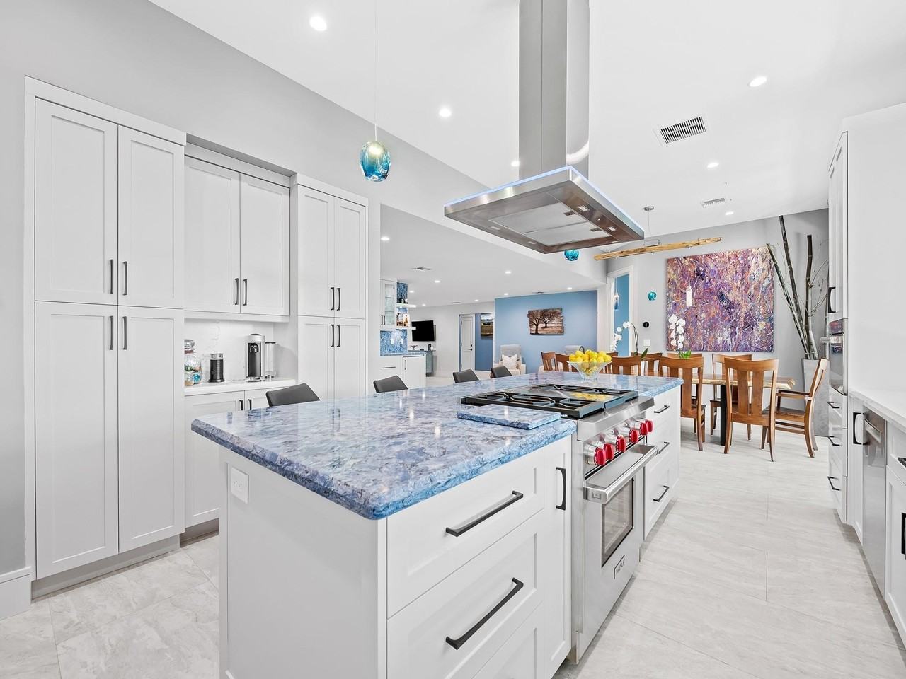 2754 Ne 31st Ct - Photo 2 of 39