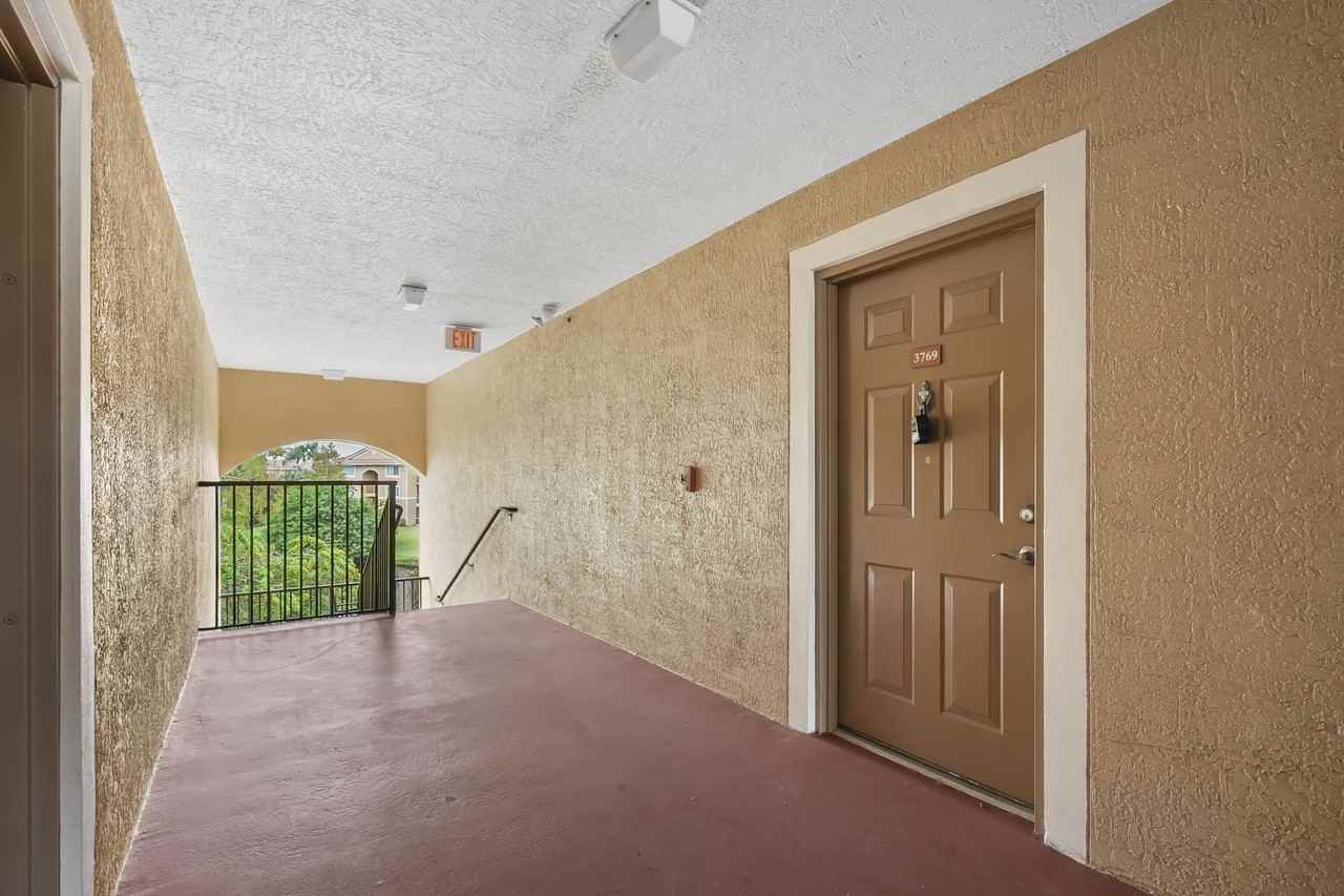 3769 Nw Mediterranean Ln - Photo 6 of 26