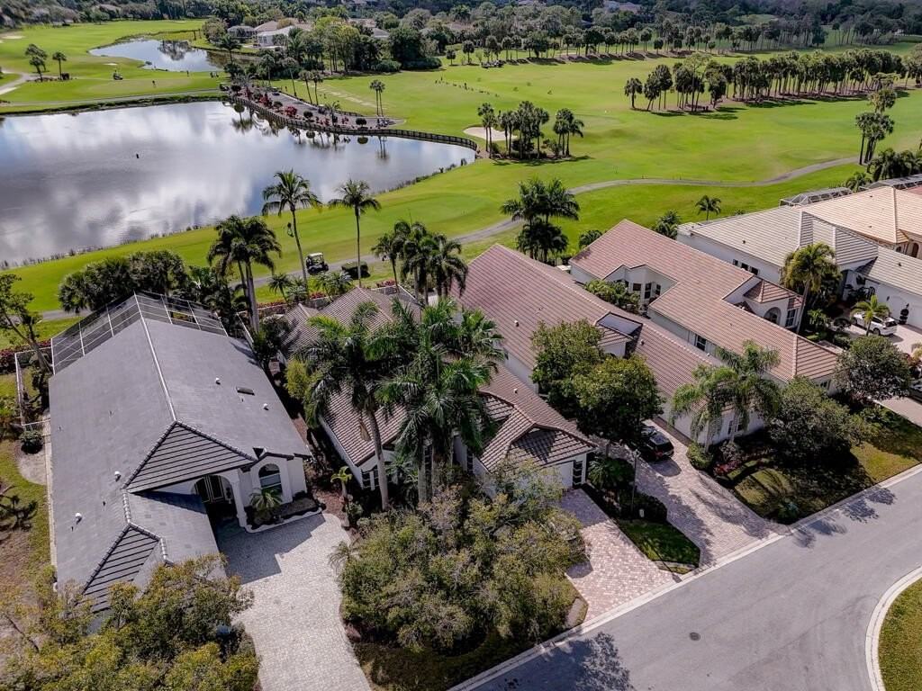 6646 Oakmont Way - Photo 4 of 22