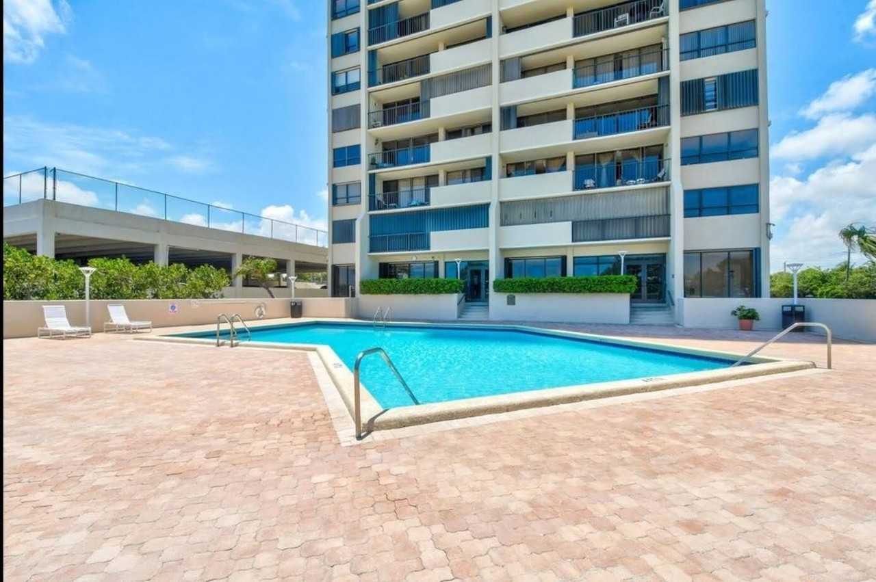 5600 N Flagler Dr #707