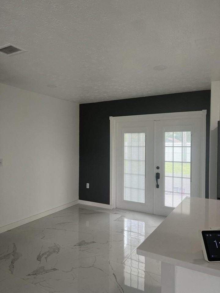 355 Johnston St - Photo 6 of 15