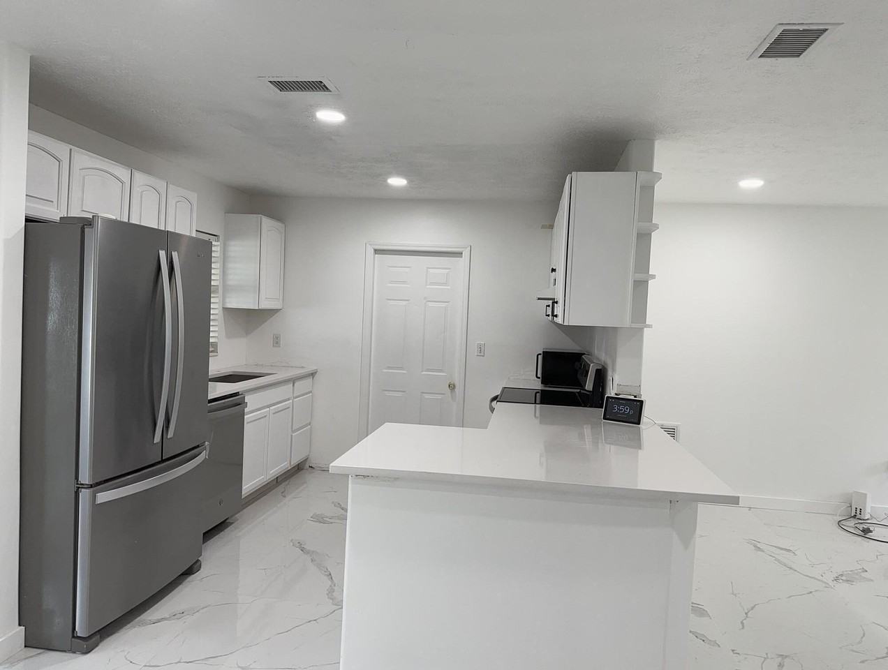 355 Johnston St - Photo 7 of 15