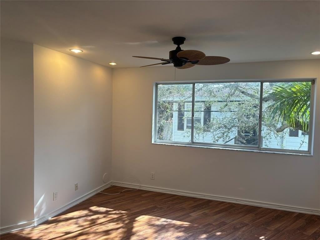 101 Se 15th Ave #E - Photo 7 of 24