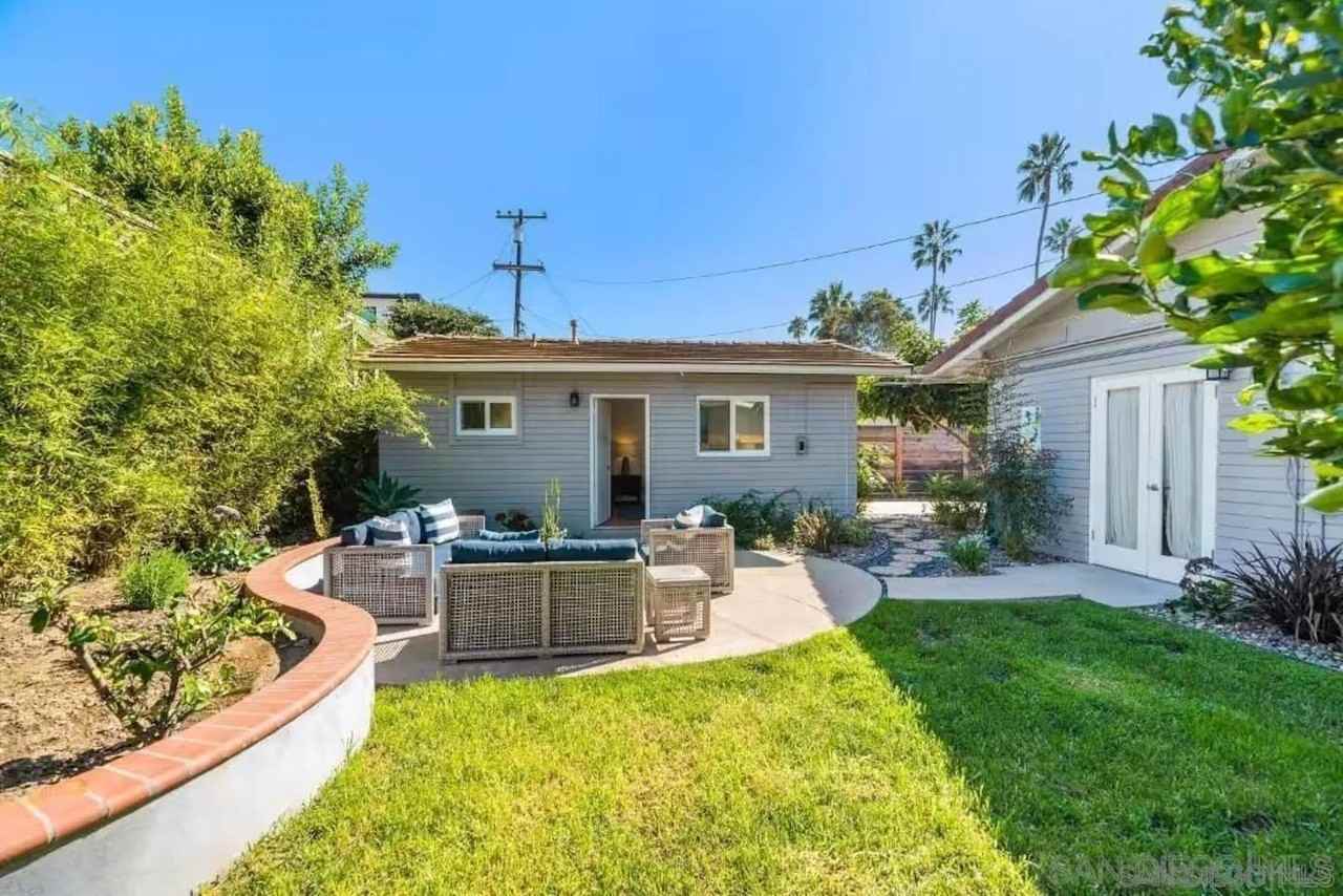 8373 El Paseo Grande - Photo 6 of 50