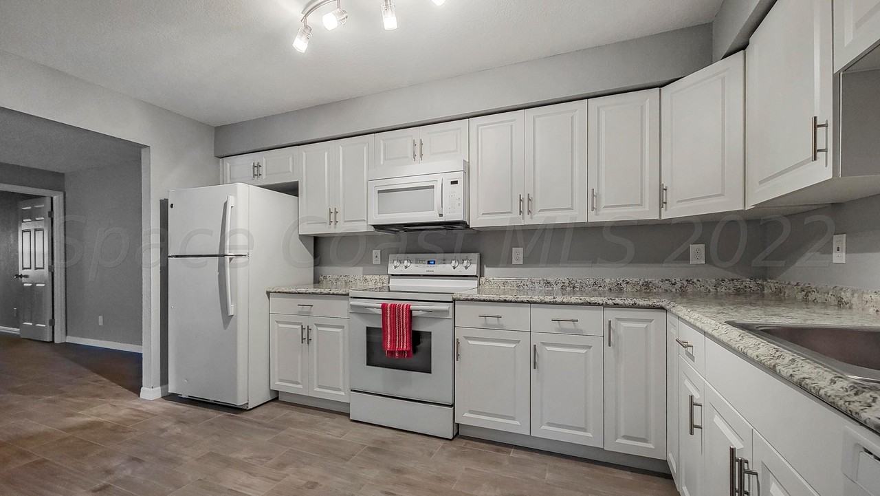 318 Sun Dial Ct - Photo 5 of 14