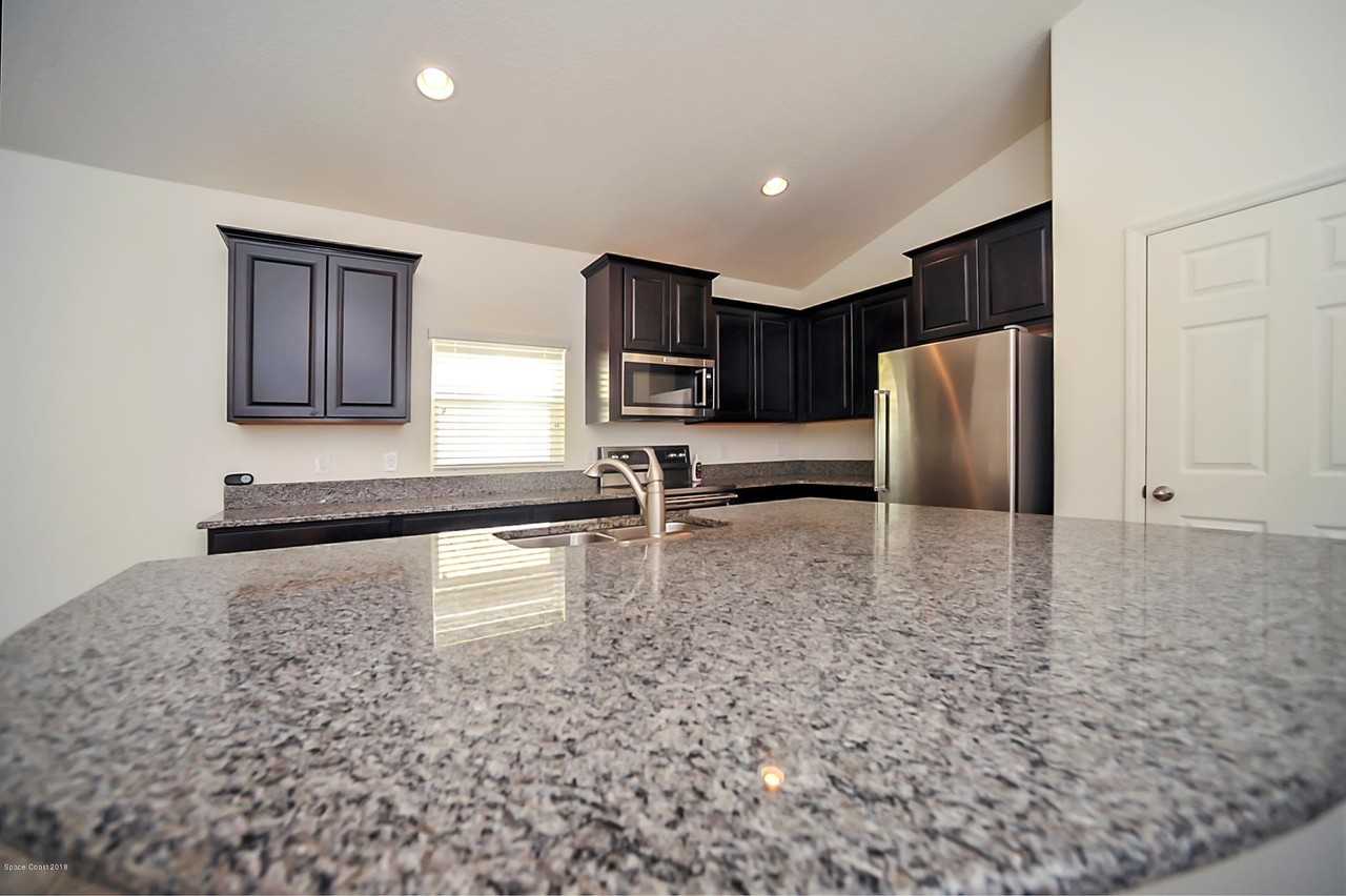 1033 Musgrass Cir - Photo 6 of 19