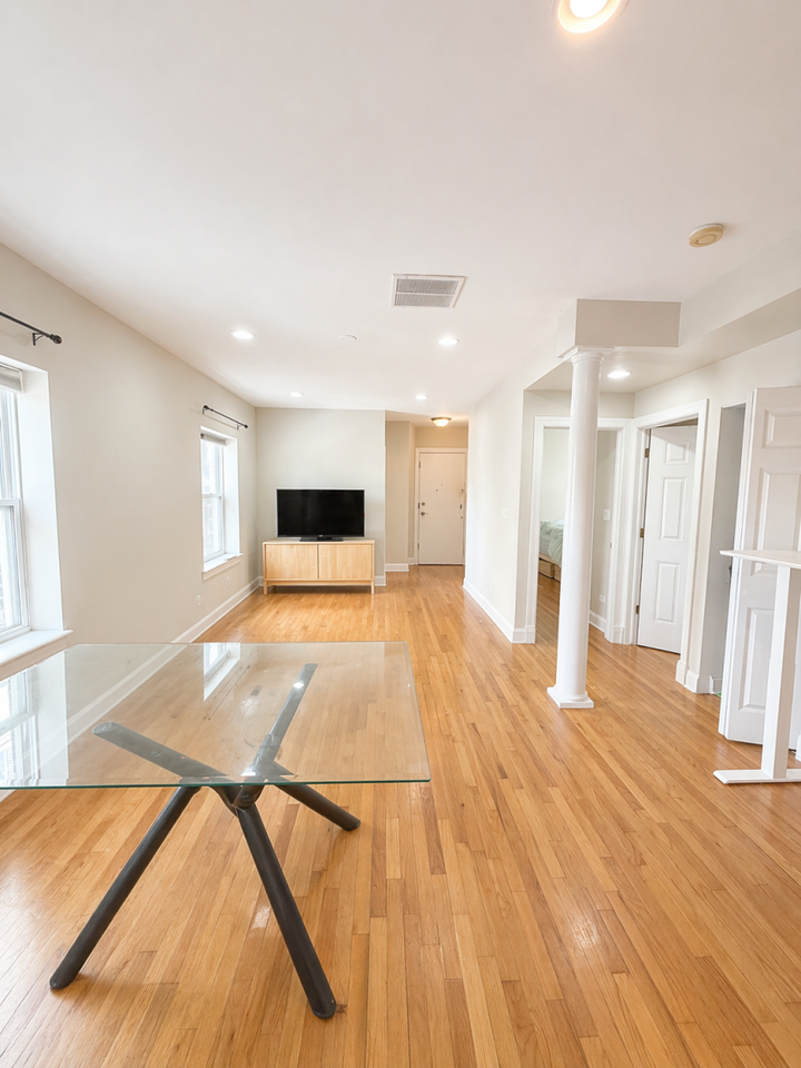 6815 N Lakewood Ave - Photo 4 of 10