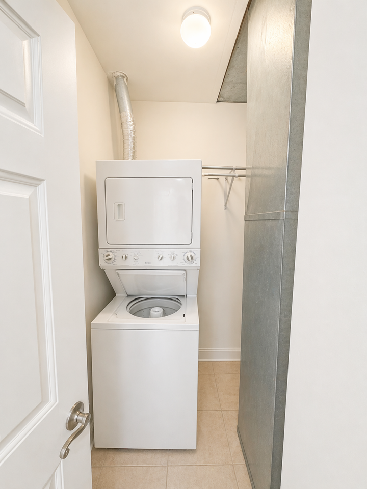 6815 N Lakewood Ave - Photo 6 of 10