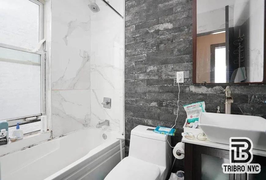 181 Greenpoint Ave - Photo 2 of 6