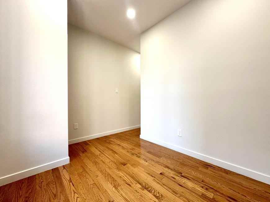 3135 Broadway - Photo 6 of 10