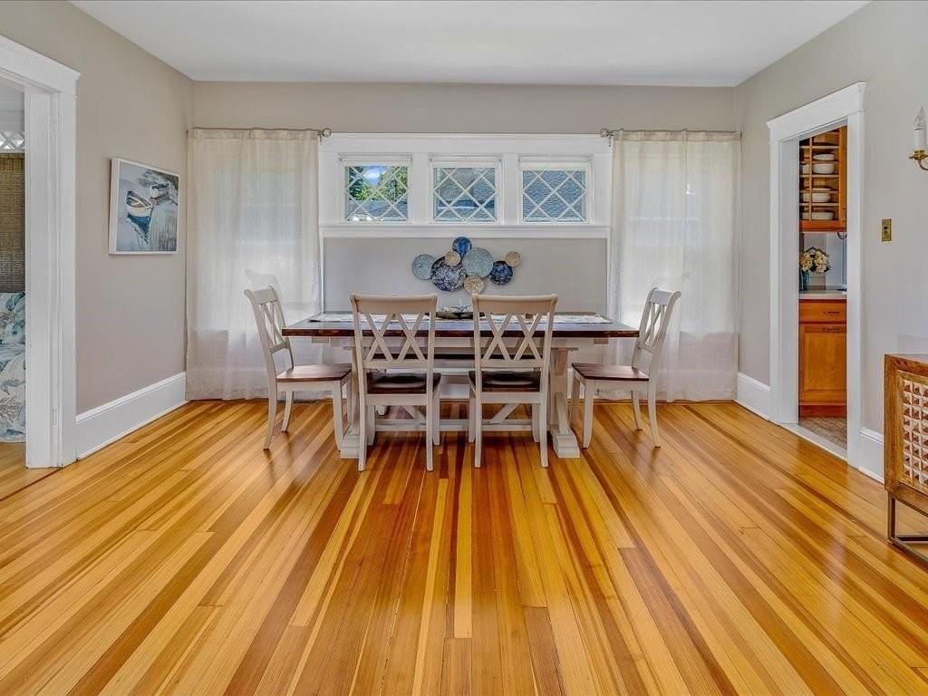 1102 Buttonwoods Ave - Photo 2 of 17