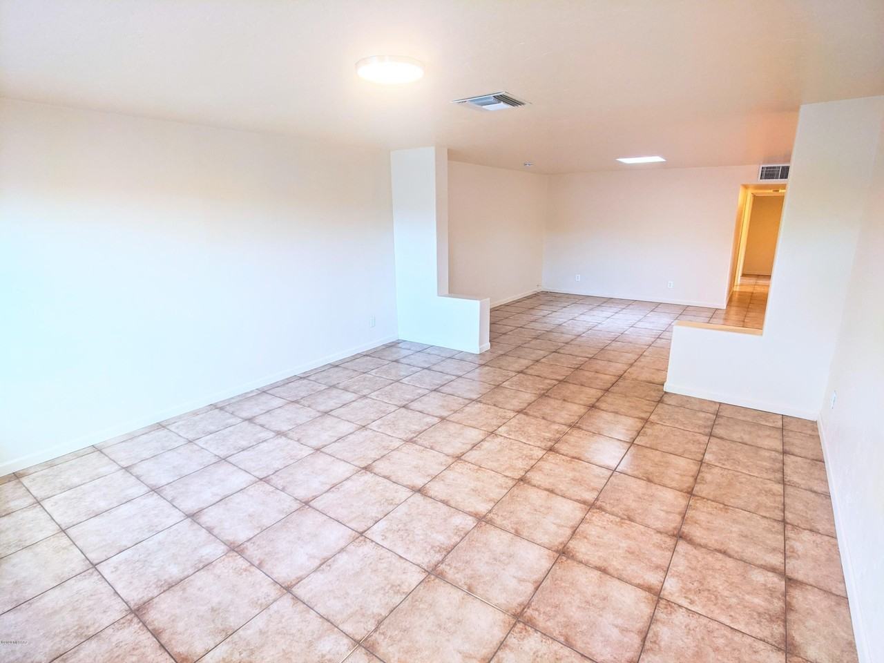 1343 W Alameda St - Photo 3 of 26