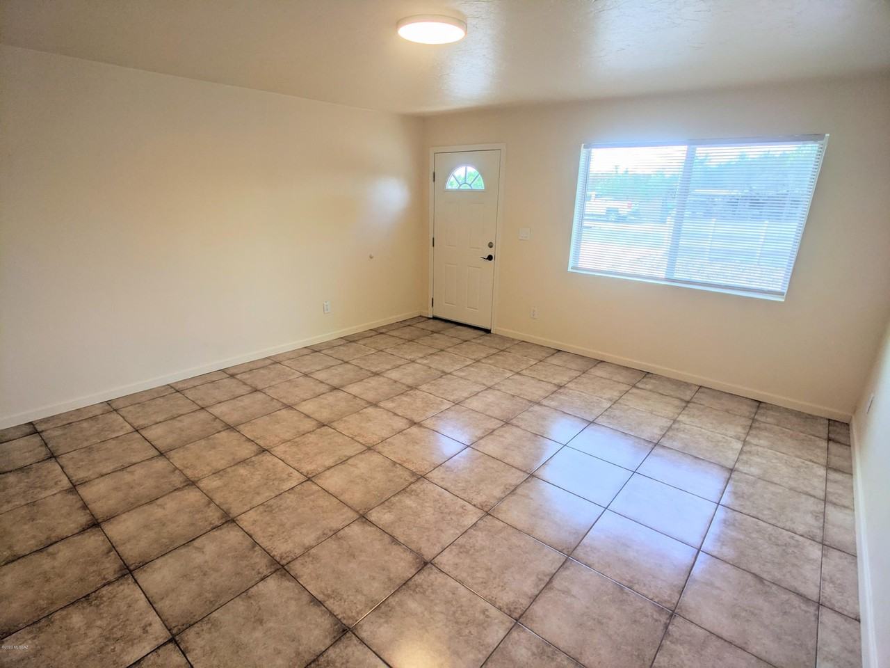 1343 W Alameda St - Photo 5 of 26