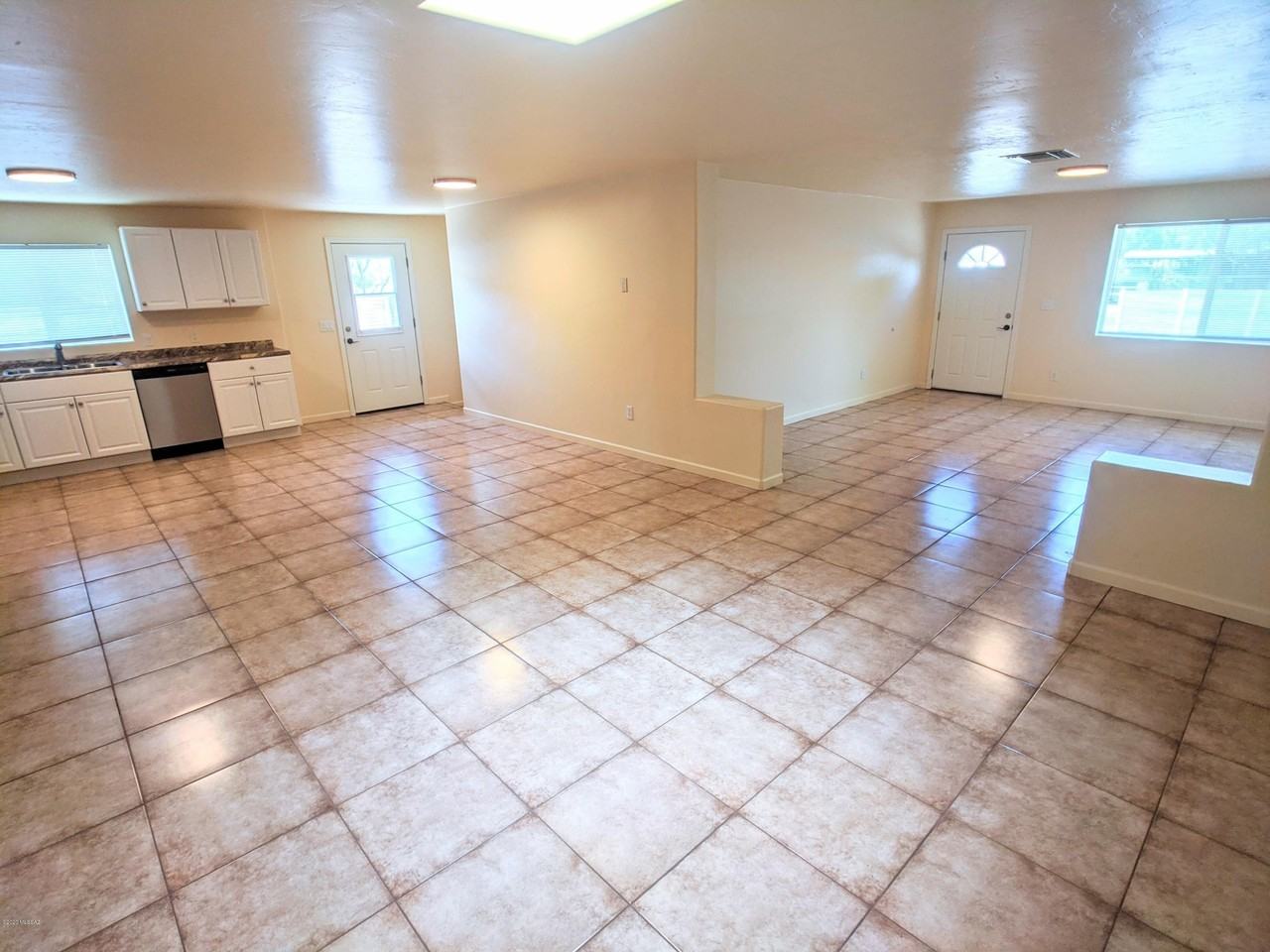 1343 W Alameda St - Photo 7 of 26
