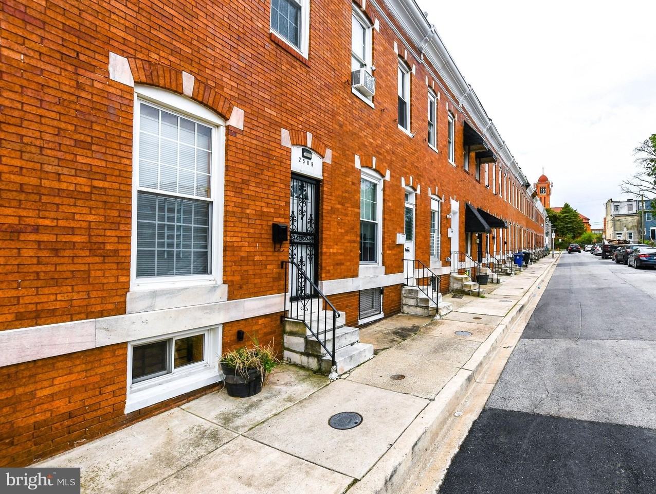 2509 Christian St - Photo 2 of 30