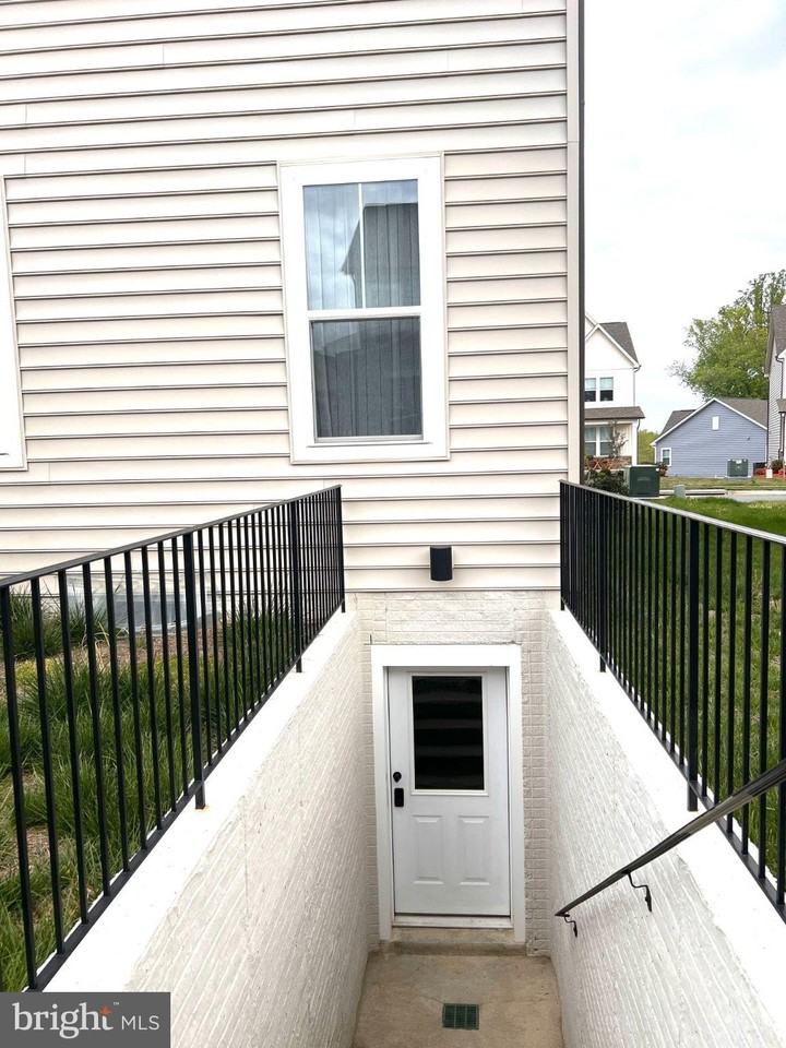 9875 Selkie Ln - Photo 4 of 19