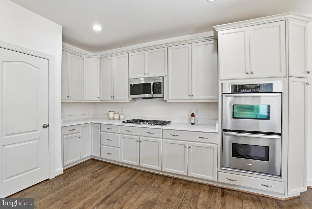 1312 Volunteer Dr - Photo 5 of 33