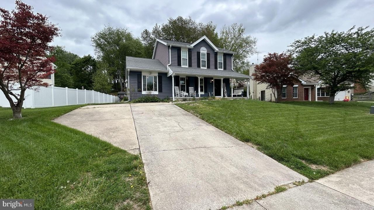 215 Hitching Post Dr - Photo 2 of 21