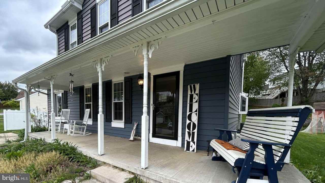 215 Hitching Post Dr - Photo 3 of 21
