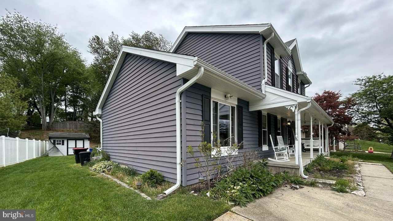 215 Hitching Post Dr - Photo 4 of 21