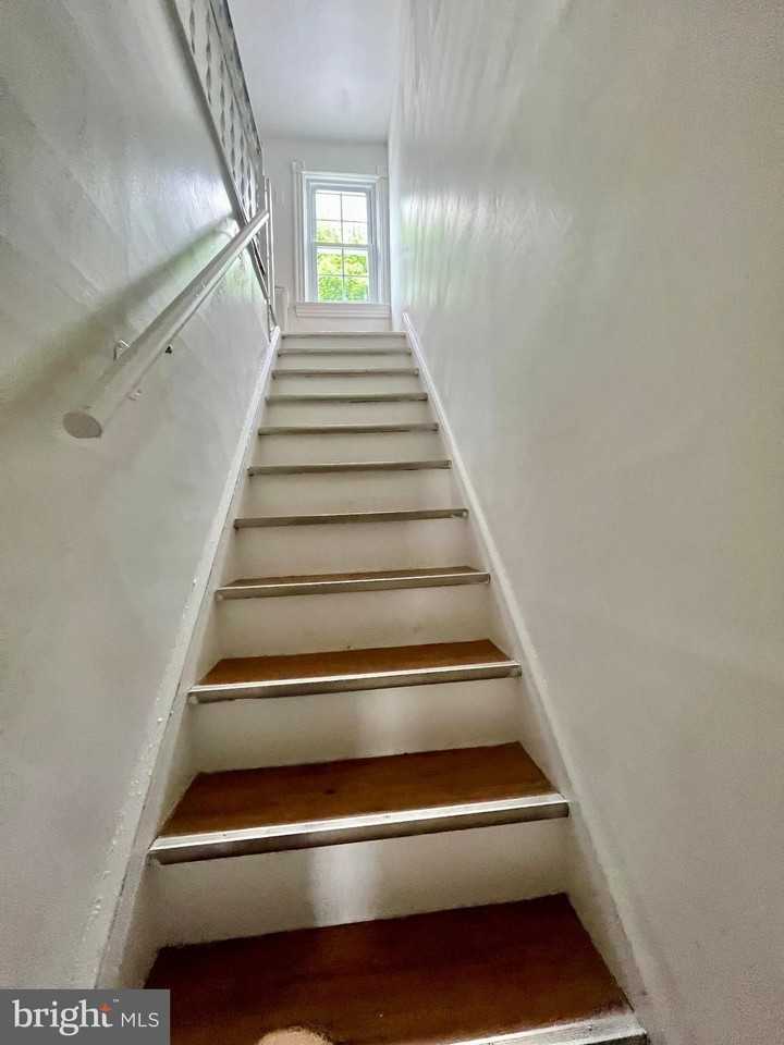 300 Washington St #300B - Photo 2 of 9