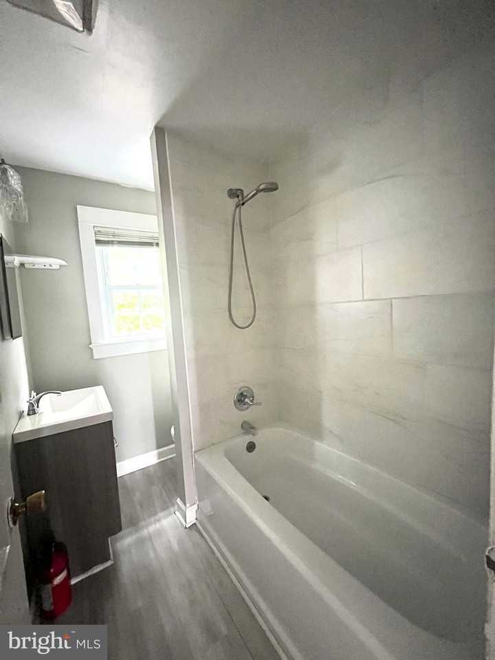 300 Washington St #300B - Photo 3 of 9