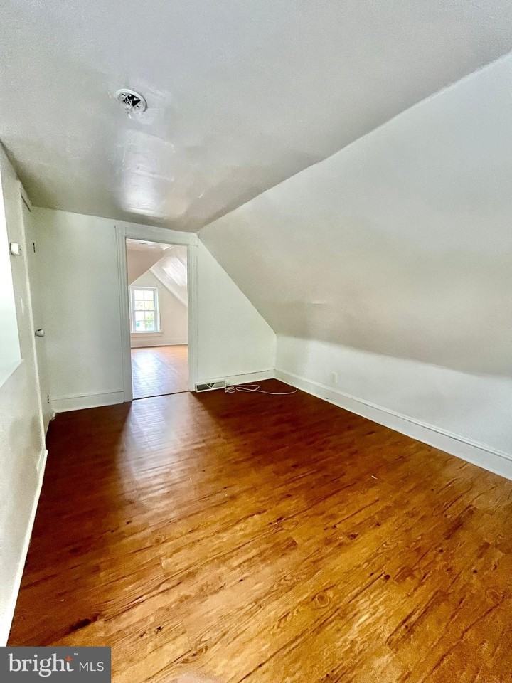 300 Washington St #300B - Photo 7 of 9