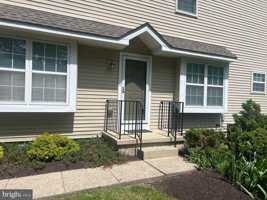 featured image of 1470 Sweetbriar Dr