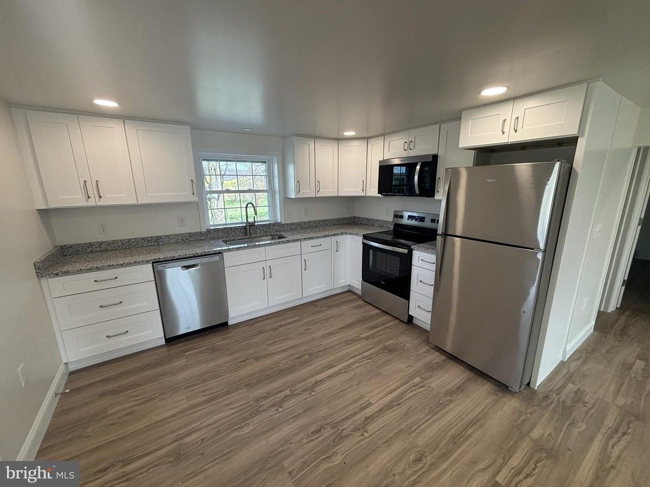 2573 Main St - Photo 4 of 23