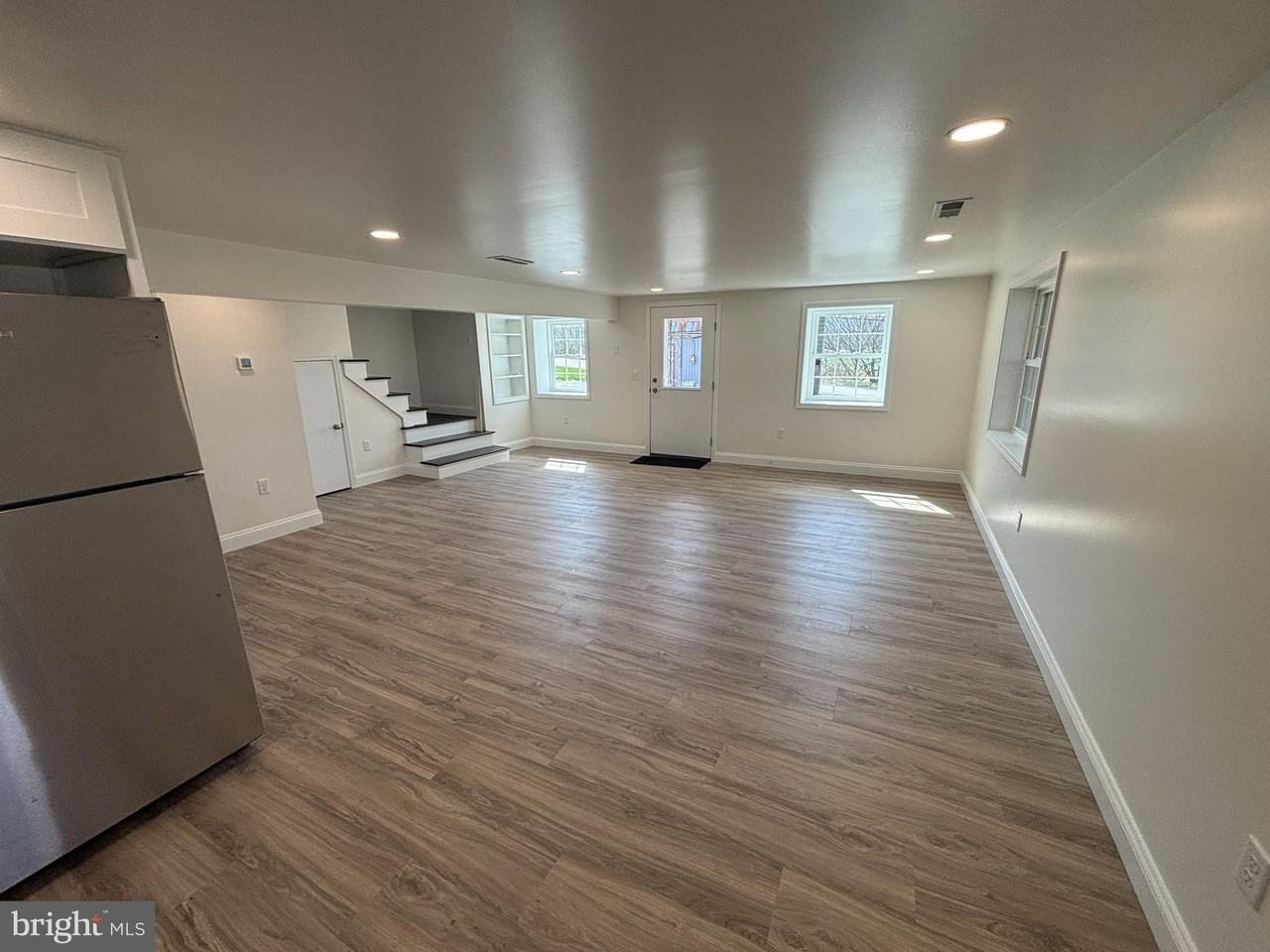 2573 Main St - Photo 5 of 23