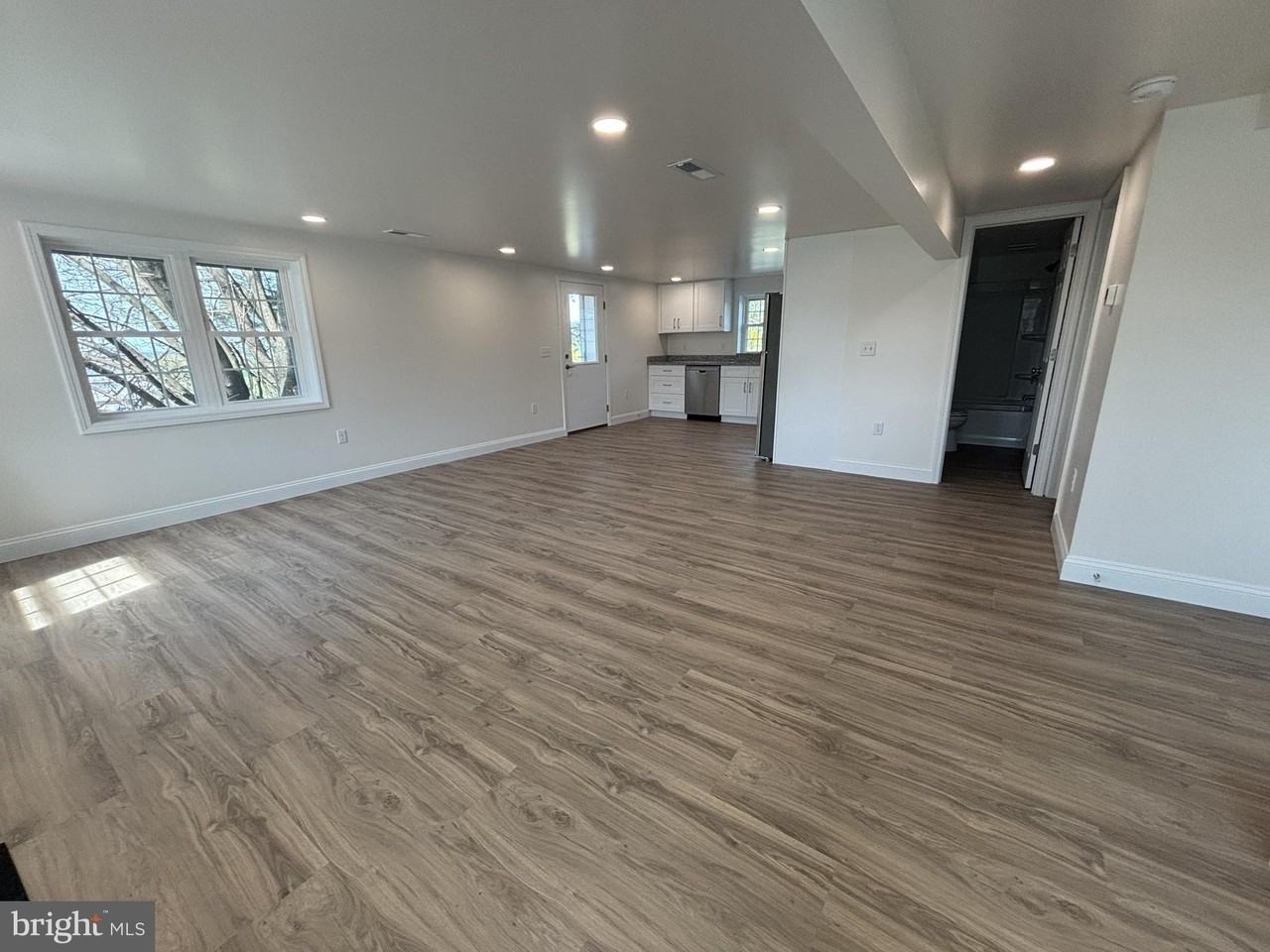 2573 Main St - Photo 6 of 23
