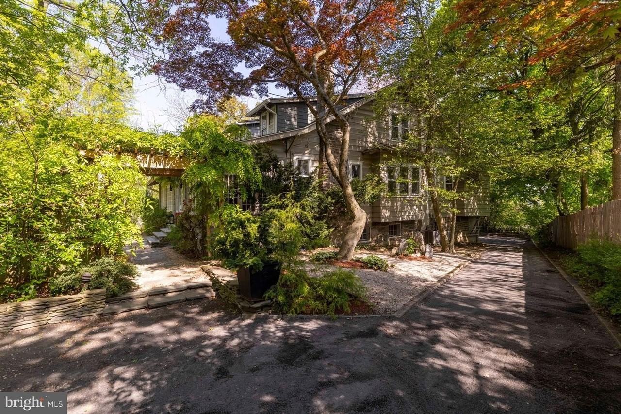 9343 Stenton Ave - Photo 2 of 34