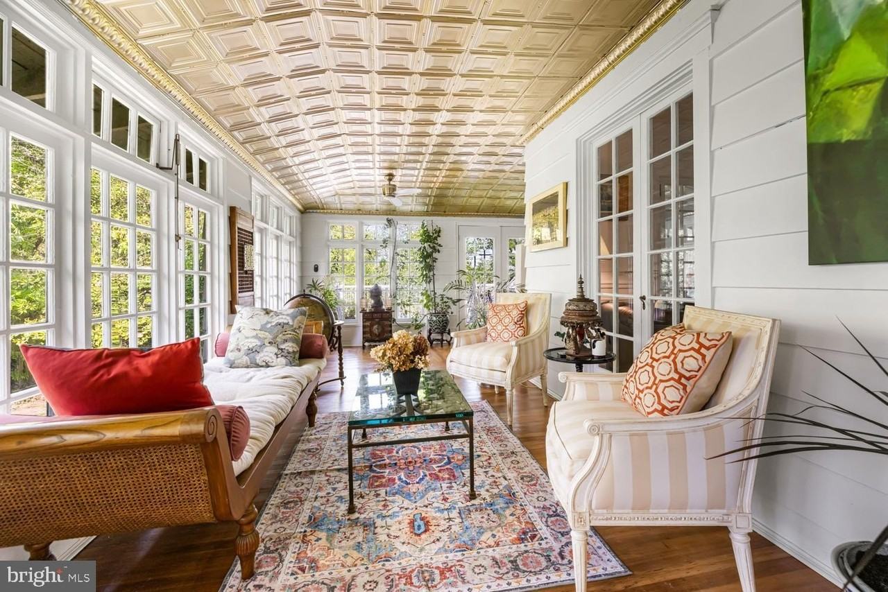 9343 Stenton Ave - Photo 4 of 34