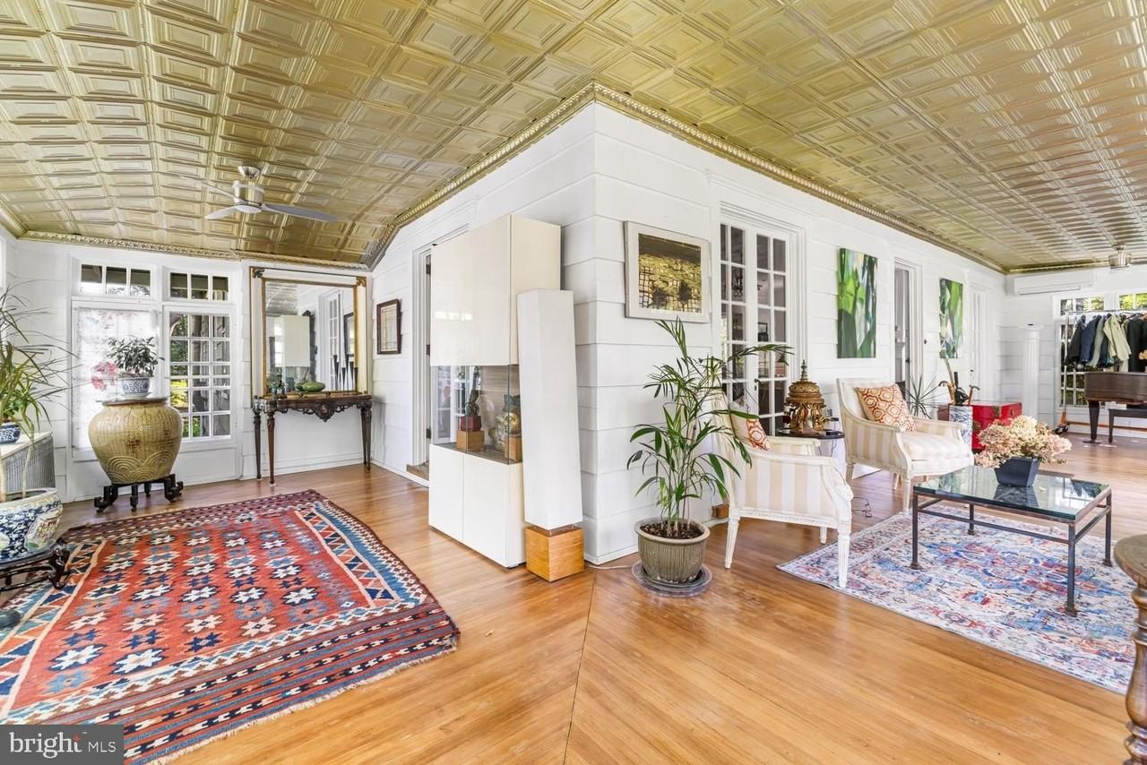 9343 Stenton Ave - Photo 5 of 34