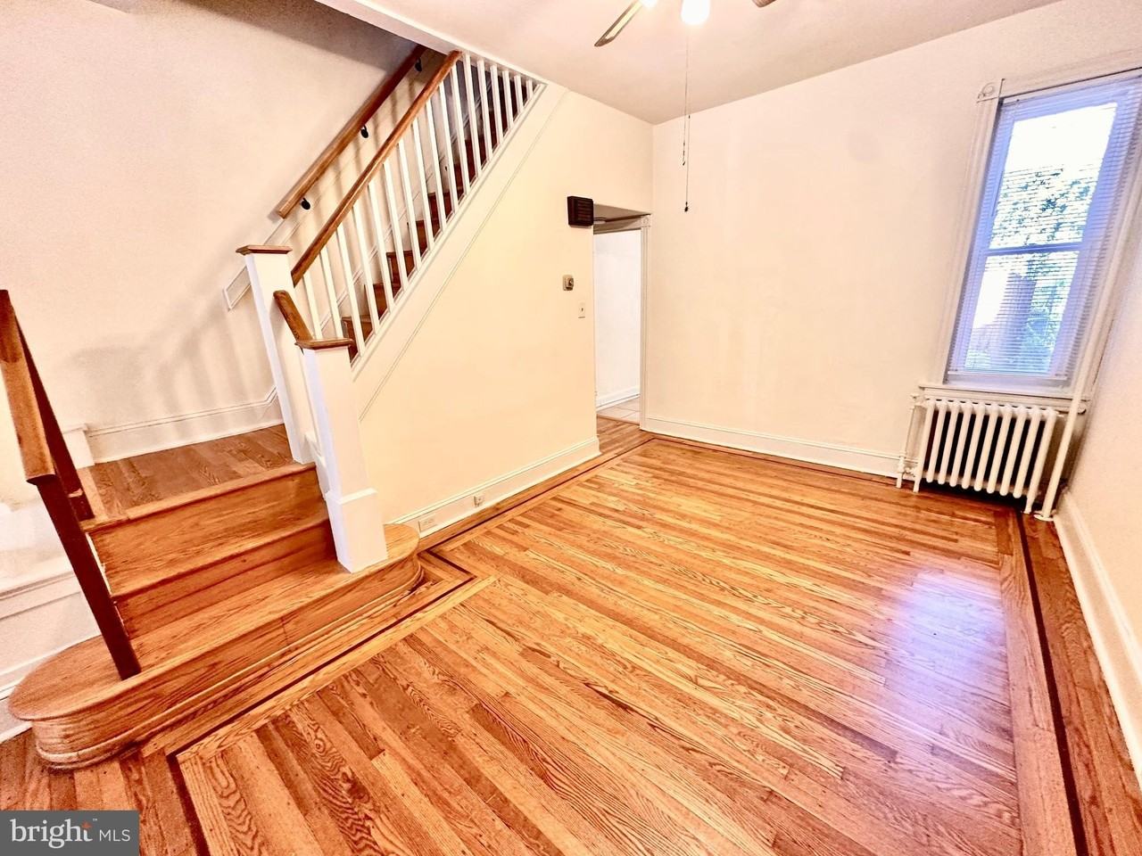 5229 Pulaski Ave - Photo 2 of 16