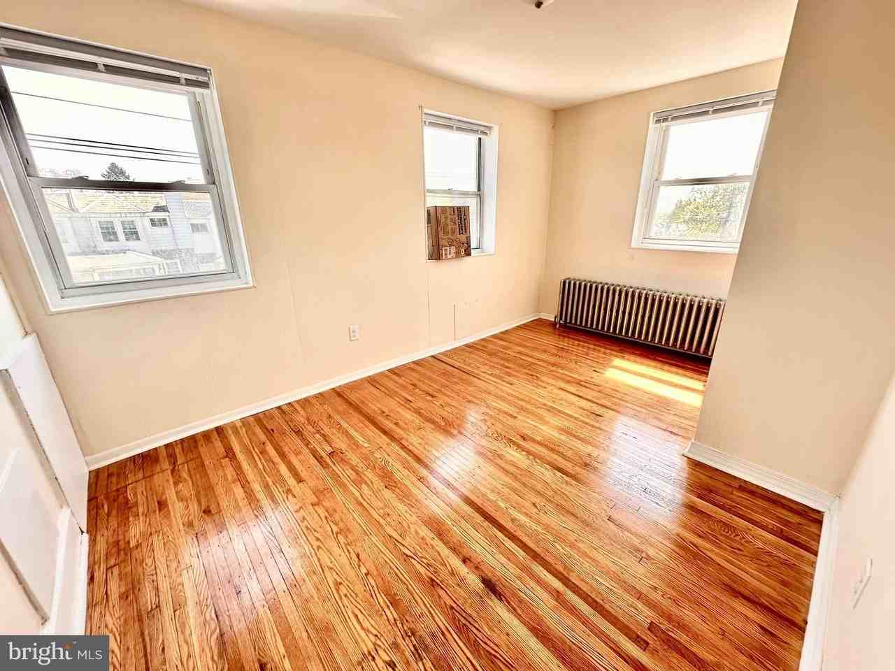 3400 Henry Ave #3R - Photo 2 of 7