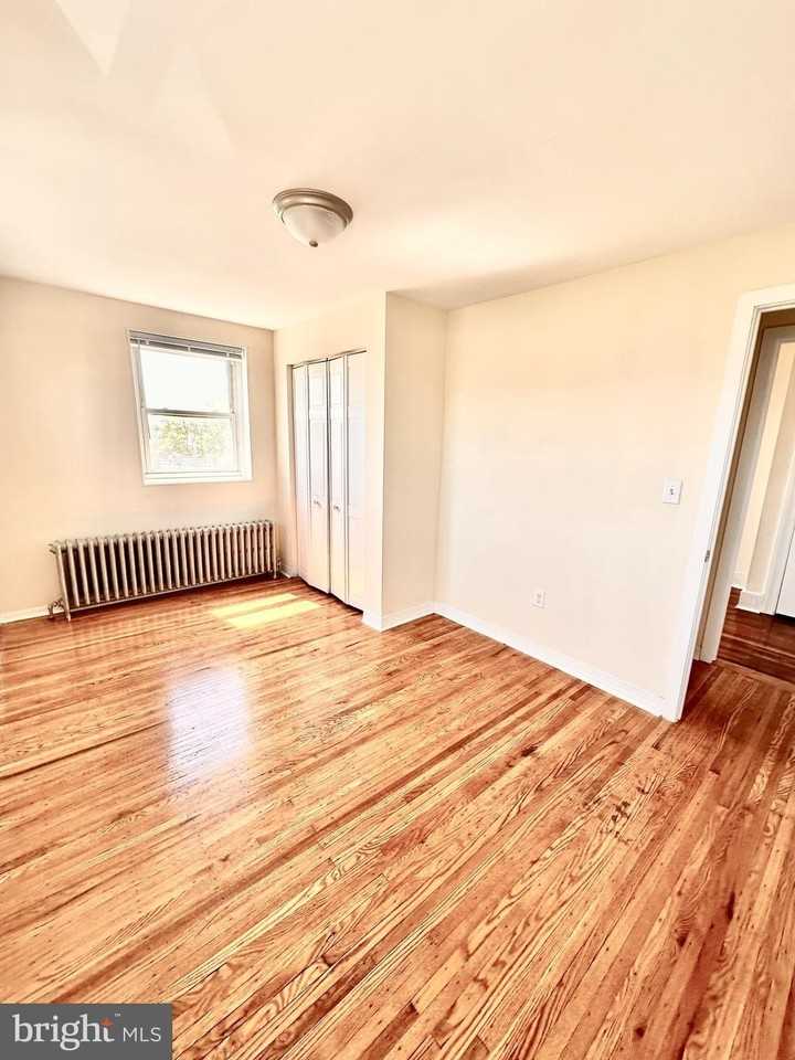 3400 Henry Ave #3R - Photo 3 of 7